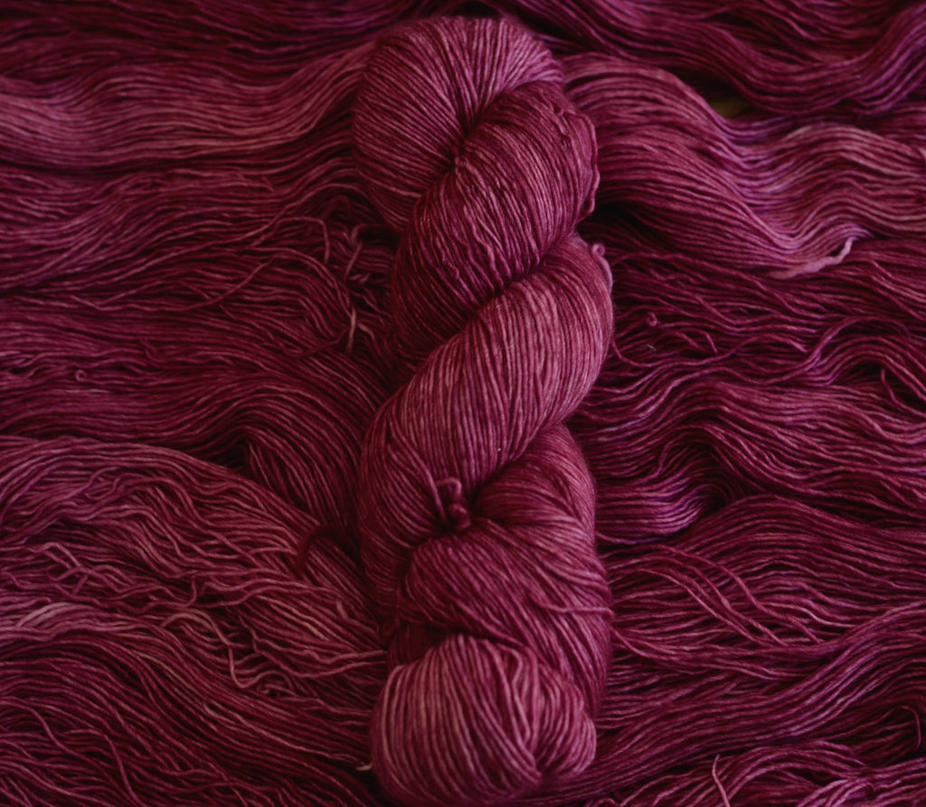 ''Maroona' - 100% Superwash Merino Wool Yarn, Single Ply, Fingering Weight, 437 Yards, 100 Grams