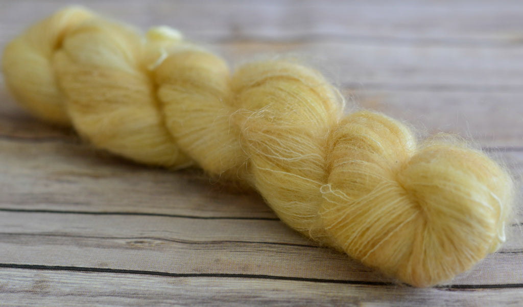 'Hay' -72% Kid Mohair 28% Silk459 yds/50gr, Lace Weight